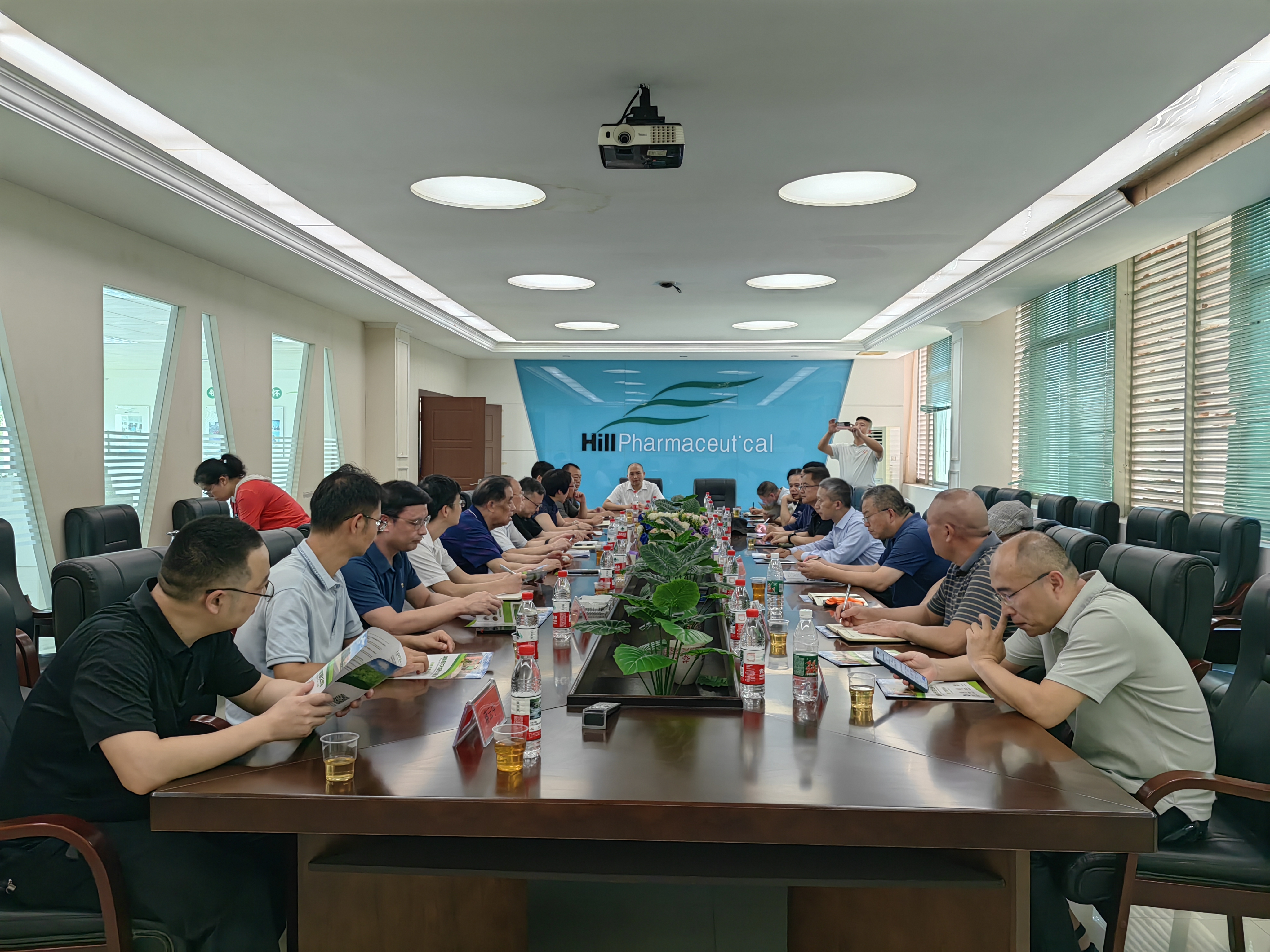 弘扬乐天宇办学精神 共话